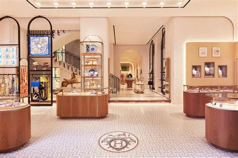 outlet hermes milano|hermes stores milan.